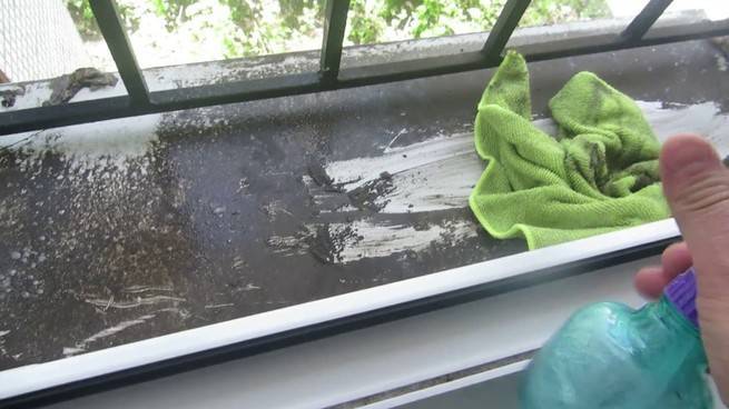 11 средств: чем отмыть пластиковый подоконник от пятен и загрязнений, чем чистить пластиковые окна и подоконники