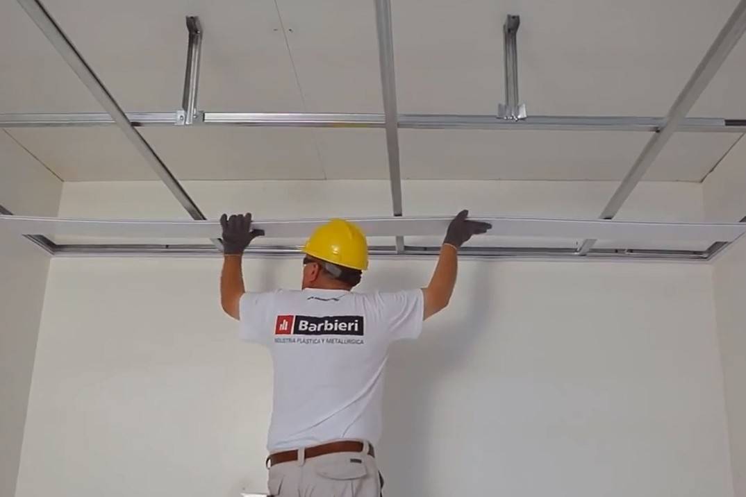 Пластиковый потолок своими руками — как сделать правильно, пошаговый процесс монтажа пластиковых панелей