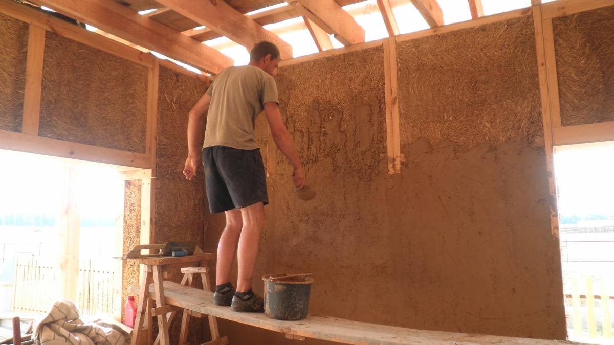 Утепление потолка опилками: сухими, с глиной, с цементом