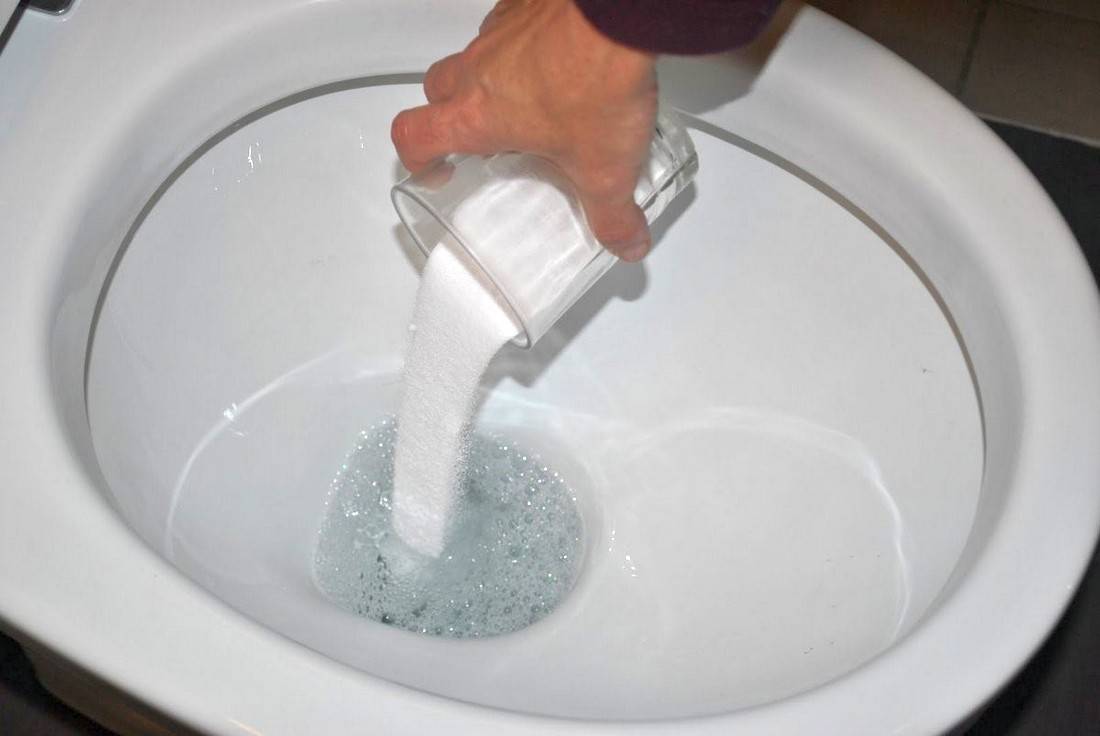 Как прочистить унитаз в домашних условиях от засора: 7 способов