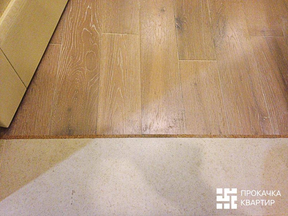 Как сделать переход с плитки на ламинат – оформление стыка на полу в дверном проеме
