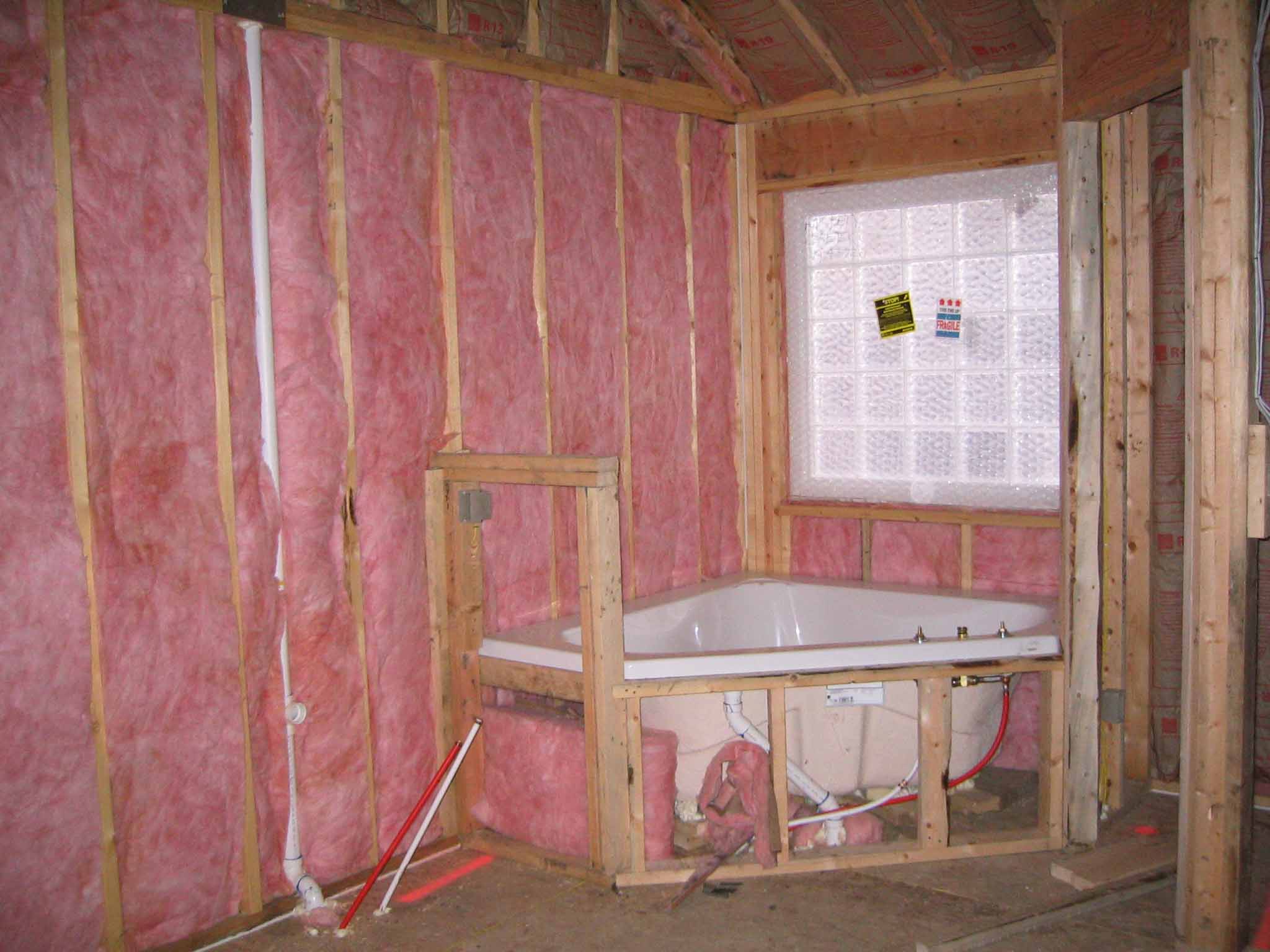 Ванная комната в каркасном доме: способы защиты от влаги