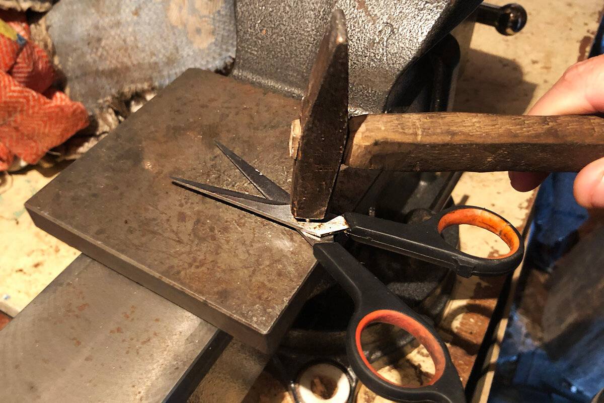 Как заточить ножницы в домашних условиях без специальных инструментов