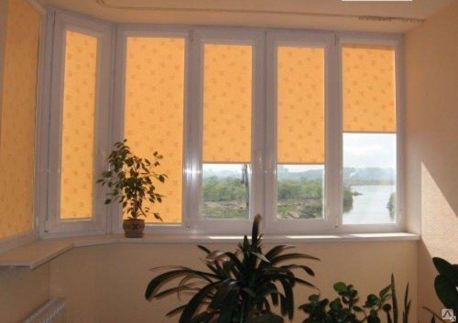 Чем закрыть окна от солнца: 5 способов спасти квартиру от жары