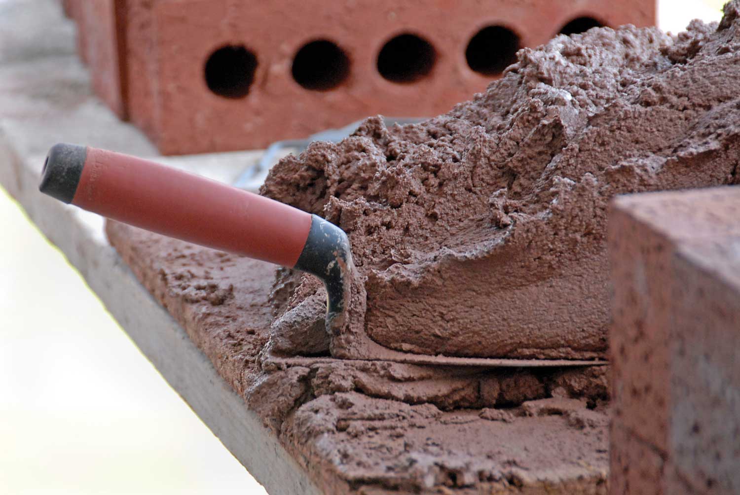 Цемент в мешках: расфасовка, применение в строительстве, плюсы и минусы
