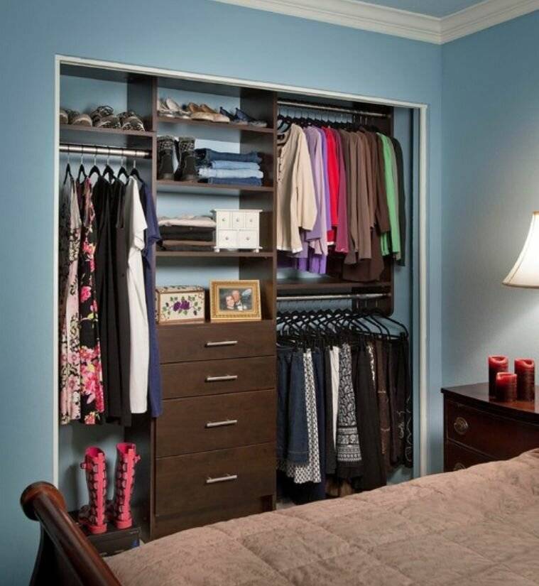 Большой шкаф для хранения одежды в спальню фото