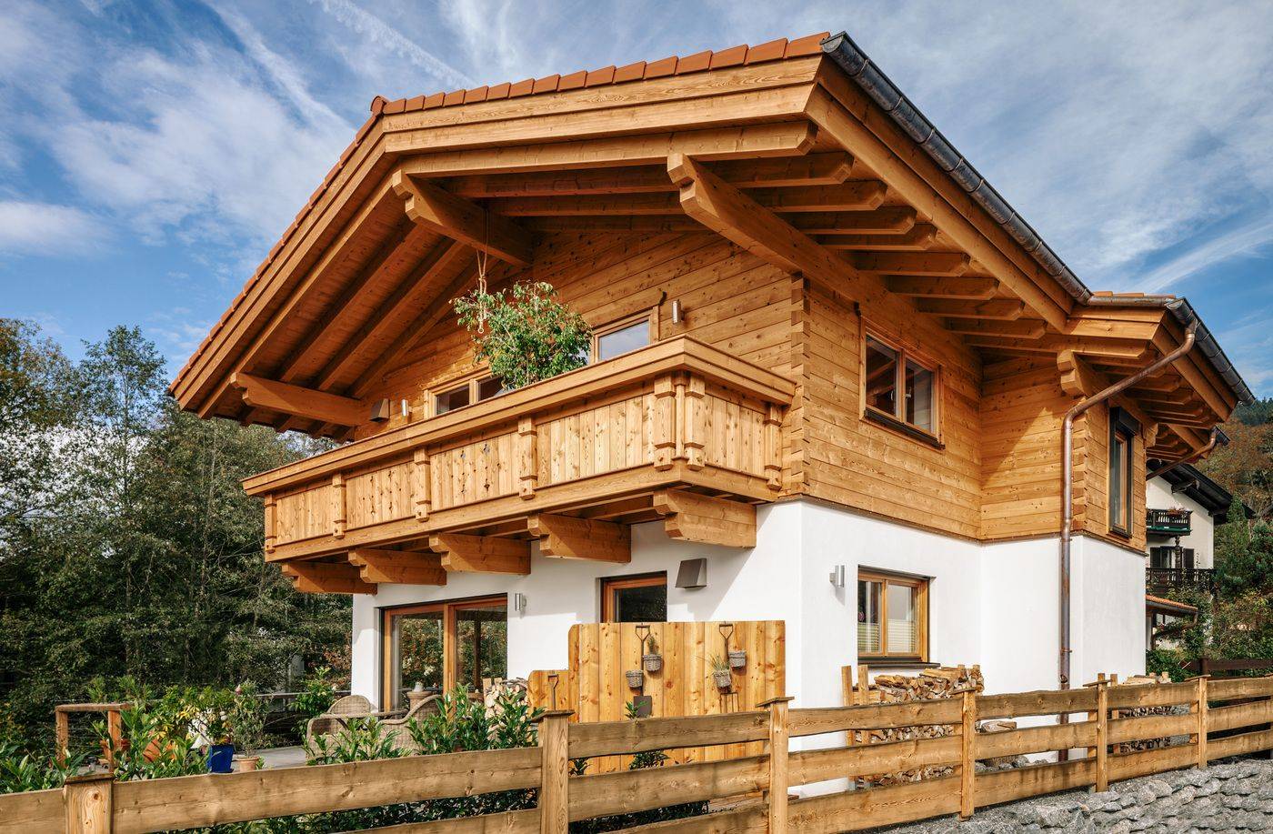 Крыша шале — дом в альпийском стиле. возведение крыши шале своими руками. постройка крыши дома — краткий экскурс крыша шале расчет угла наклона