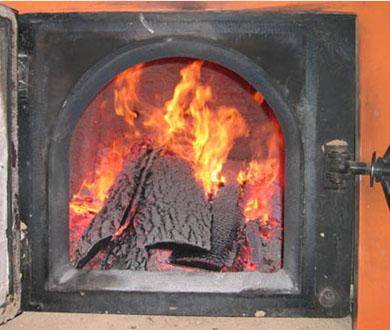 Как правильно топить печь в деревянном доме