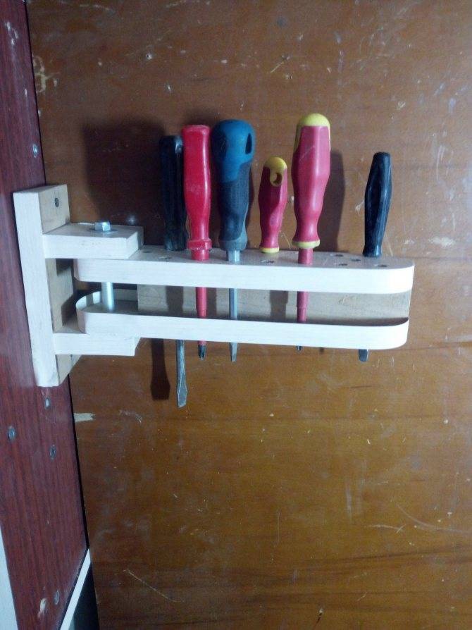Система хранение инструмента на стене – как можно использовать старую пельменницу