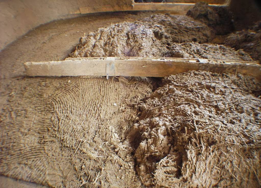 Как сделать утепление дома соломой с глиной снаружи своими руками +видео каркасного дома с сеном
