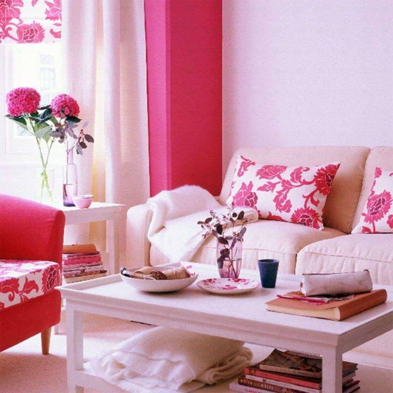 Розовый диван: правила сочетания в интерьере и особенности цвета