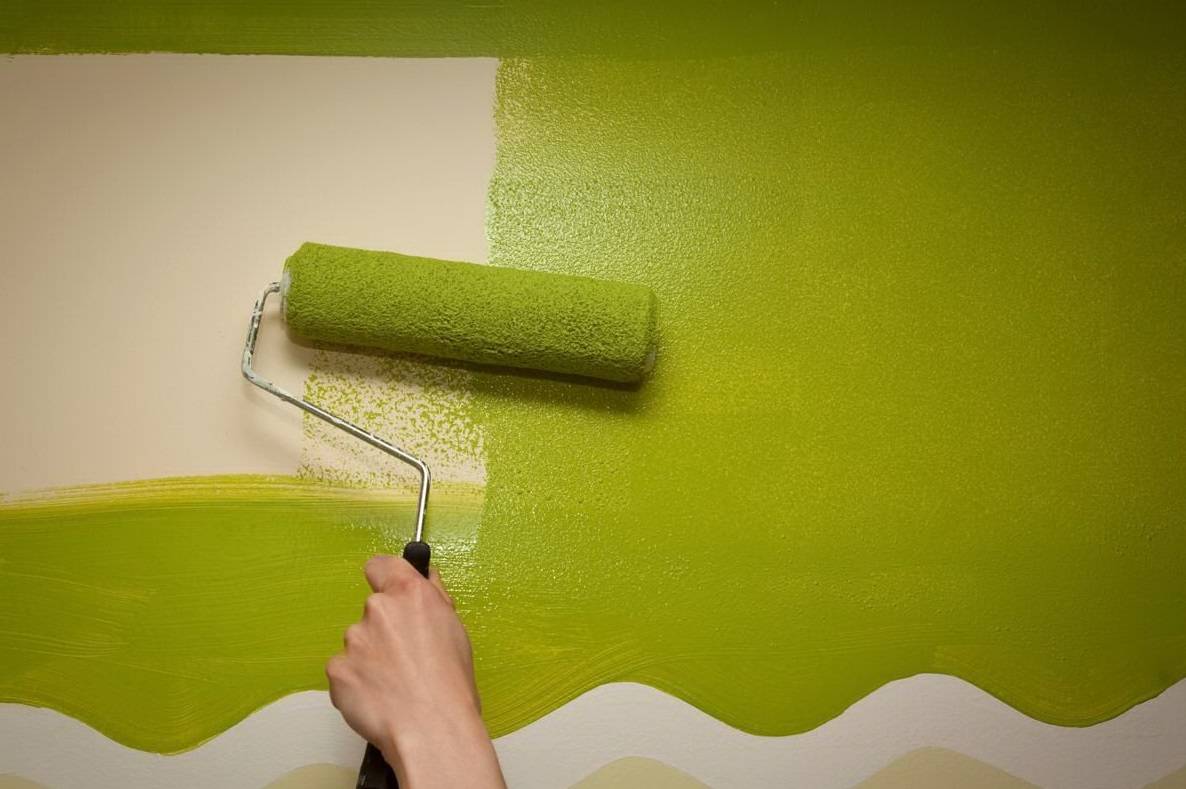 Как покрасить стены в квартире своими руками: фото пошагово, разными красками, техники