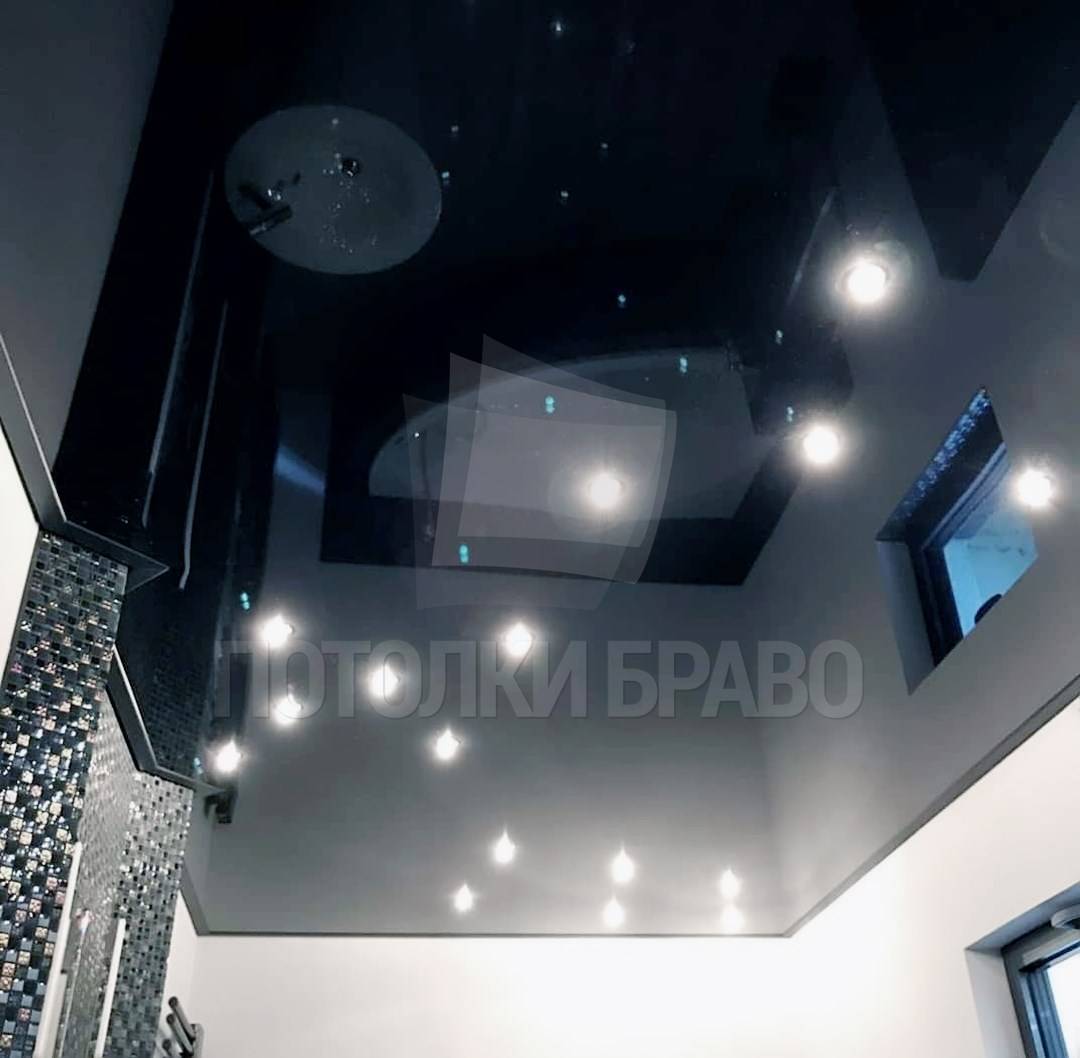 Черный (темный) потолок в интерьере квартиры: стильные идеи дизайна на фото