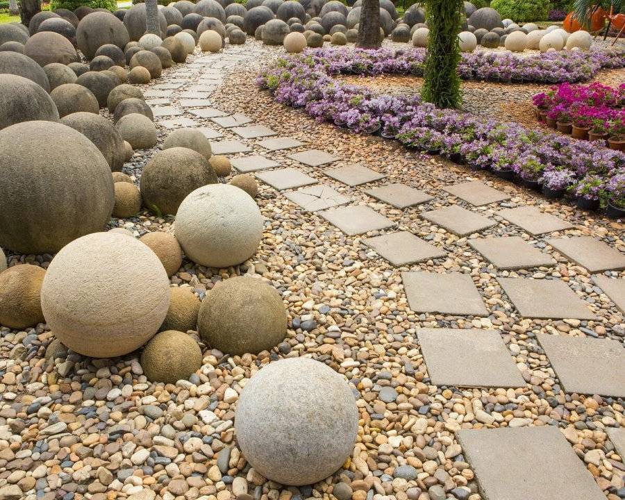 Камни на даче - оградительные и декоративные варианты применения