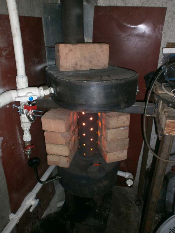 Печь на отработке: плюсы и минусы использования, процесс изготовления печи из баллона и стальных листов, видеообзор