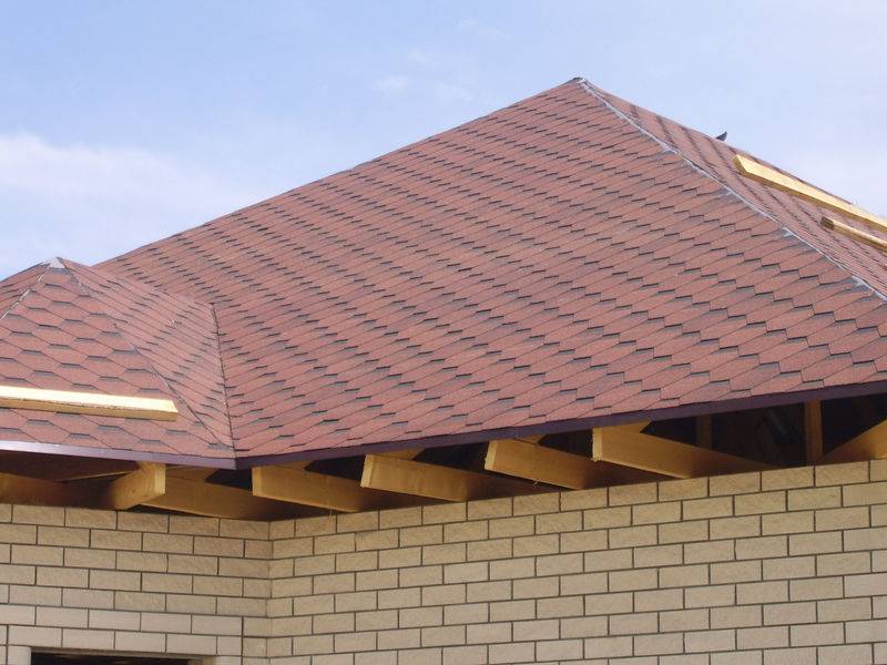 Виды металлочерепицы для крыши: покрытие, профиль, форма
