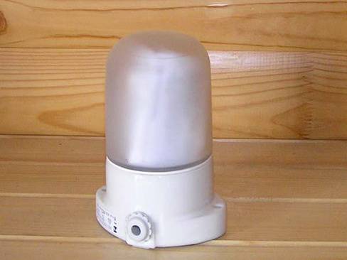 Светильники для парной - нужно ли, чтобы для парилки в баню ставились термостойкие и прочие подробности, как выбрать, сделать, установить