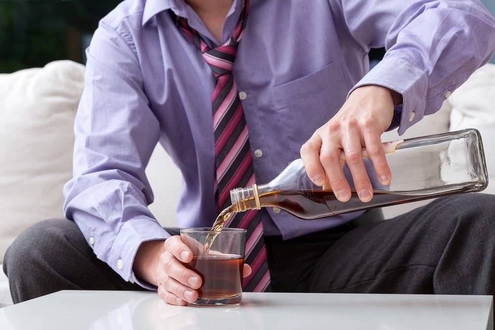 Как пить водку чтобы не пьянеть: как подготовиться к застолью, советы экспертов