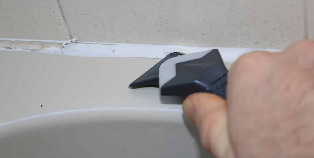 Чем удалить силиконовый герметик? как удалять в ванной, как отмыть и оттереть, как очистить и смыть старый герметик, как убрать с руки