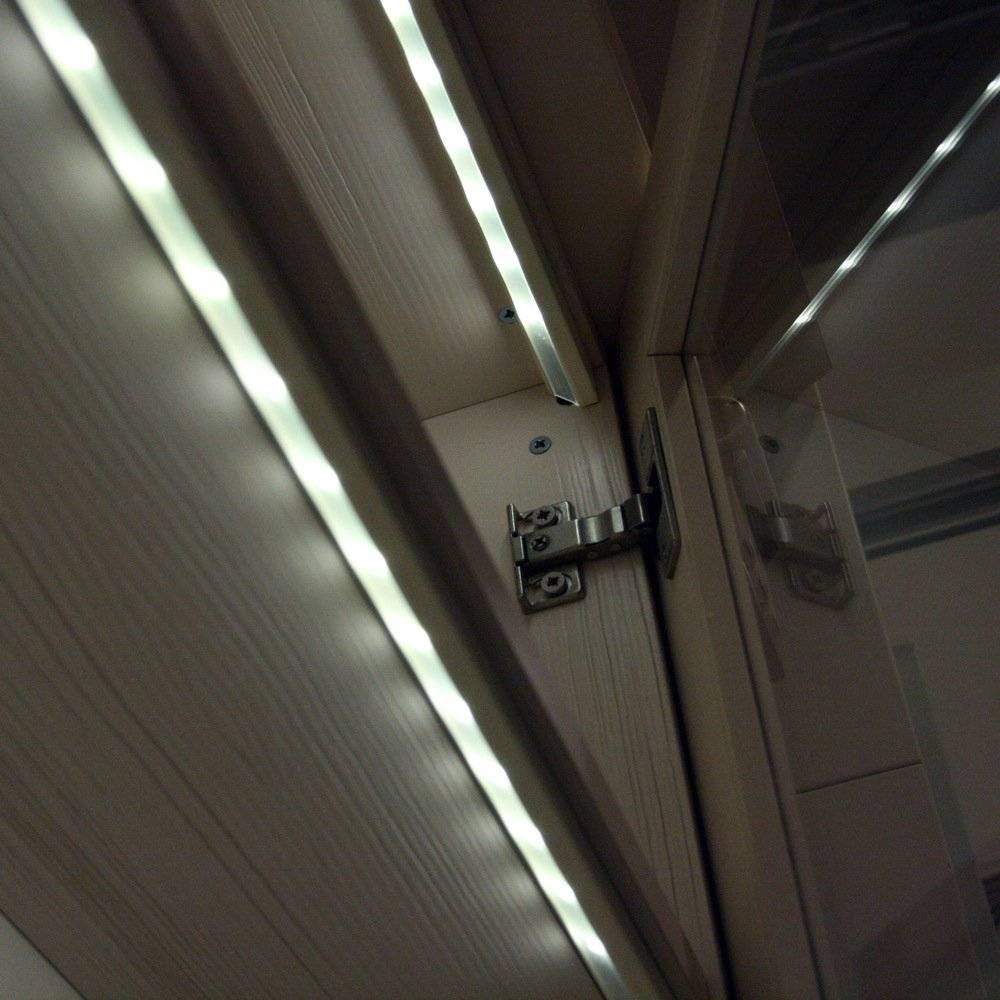 Подсветка потолка светодиодной лентой: монтаж своими руками, пошаговая инструкция
