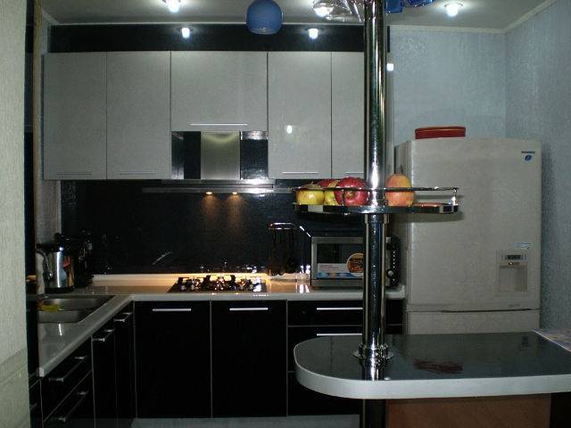 Интерьер кухни площадью 9 квадратов с барной стойкой: примеры на фото