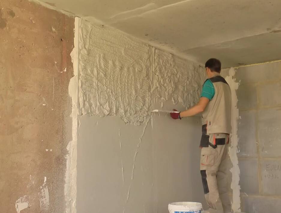 Отделка стен после штукатурки — процесс полезный и творческий