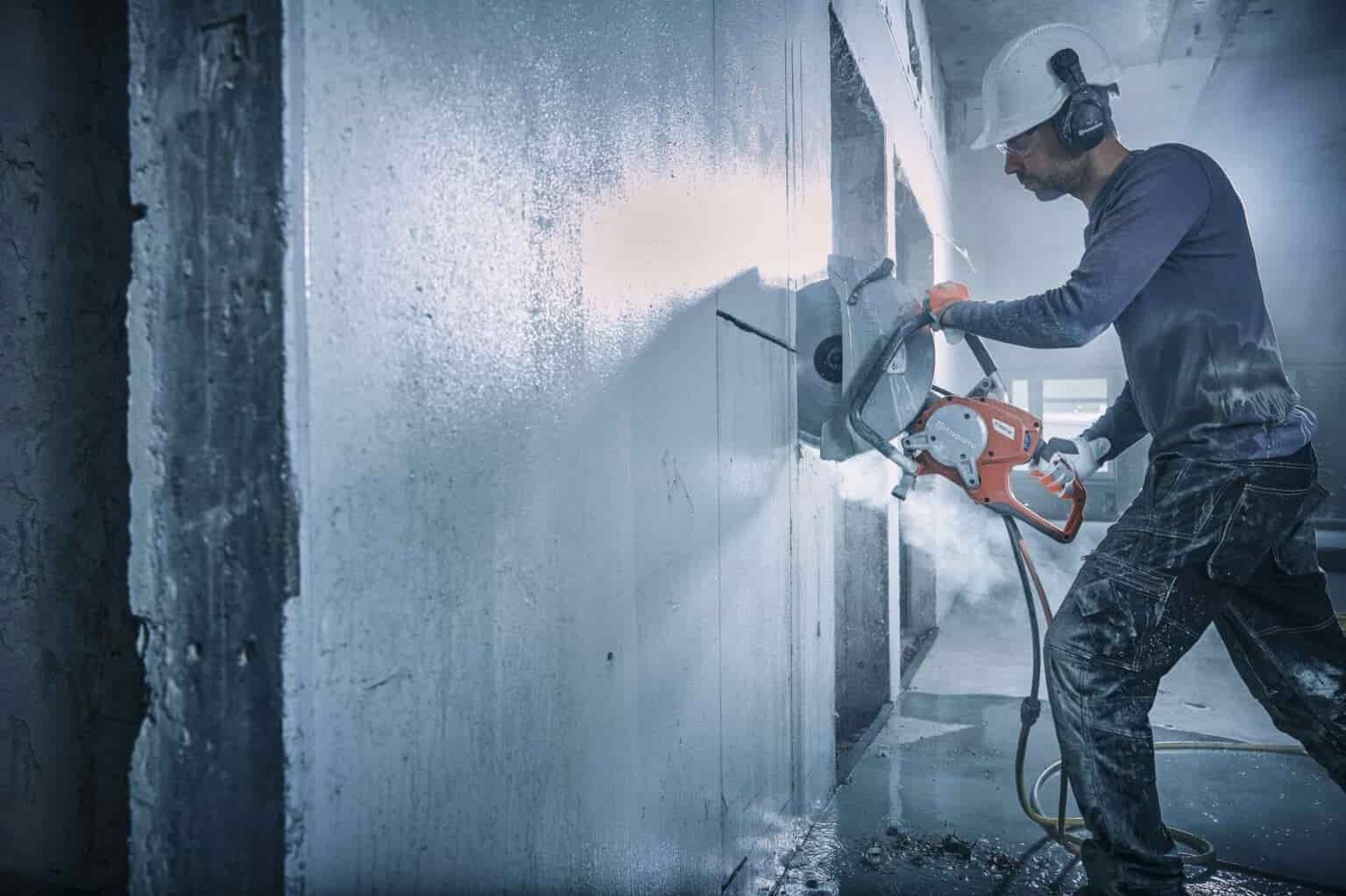 Технология резки бетона без шума и пыли: возможно или нет?
