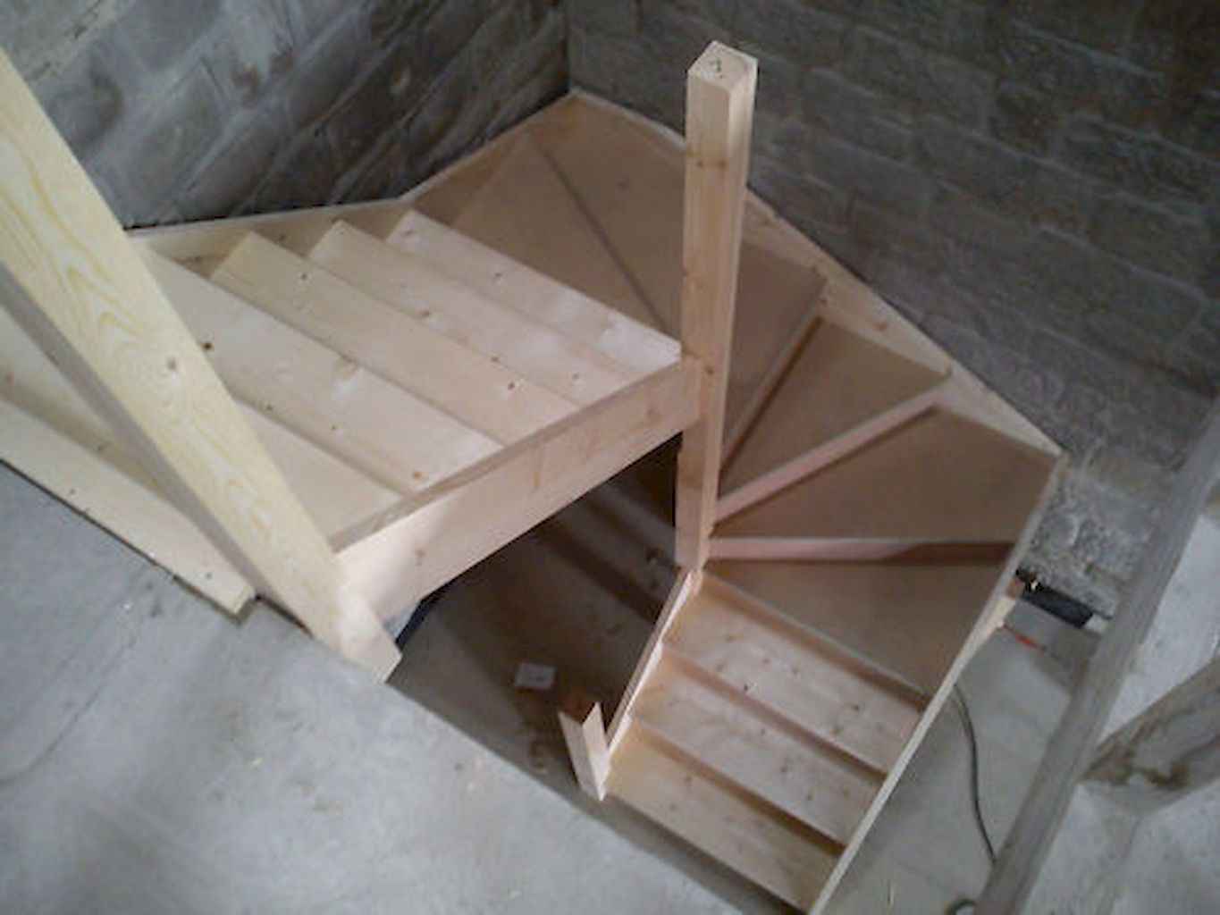Лестница в подвал своими руками - три варианта конструкций