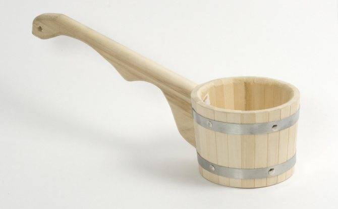 Ковши для бани: обзор деревянных и медных черпаков для сауны, варианты из других материалов