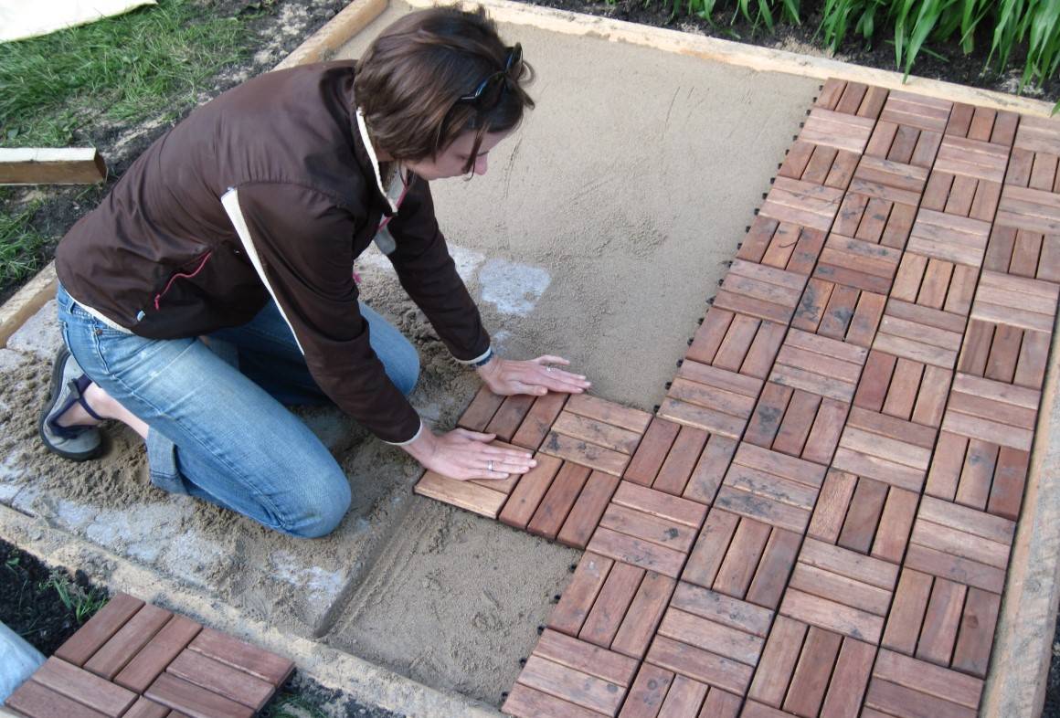Как выбрать тротуарную плитку для загородного дома