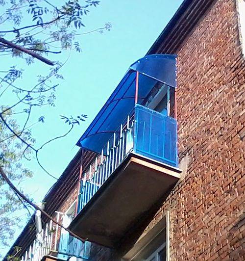 Балкон из поликарбоната: раскрываем суть