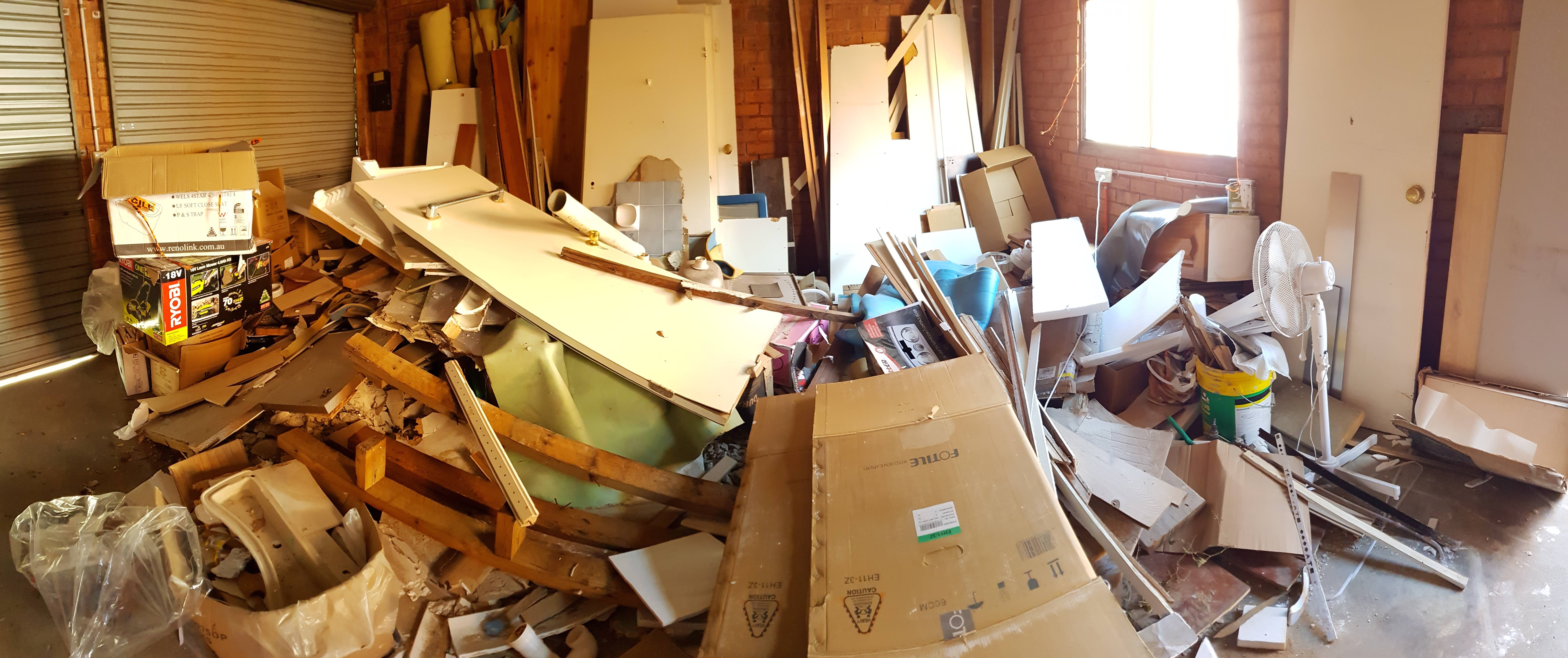 Куда выбрасывать отходы с мебелью после проведения ремонтных работ в квартире