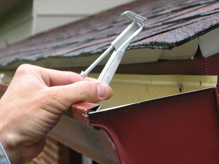 Как установить водостоки если крыша уже покрыта - клуб мастеров