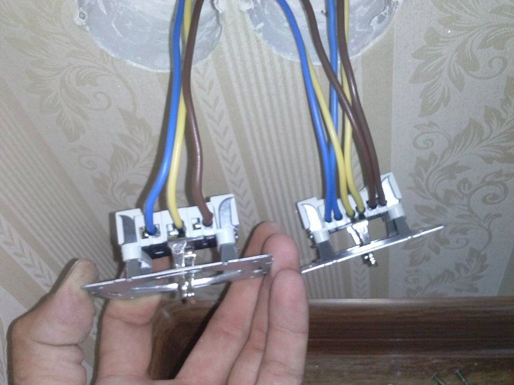 Соединение 4g. Подключить розетку с заземлением правильно 4 провода. Как подключить провода к розетке 2 провода. Подключить розетку с заземлением правильно провода 3. Как подключить провода к двойной розетке 2 провода.