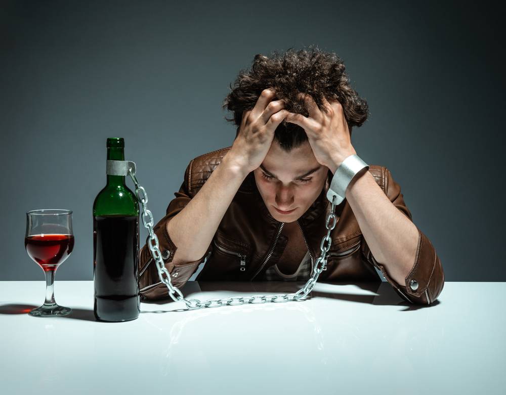 Как привести в чувство пьяного человека: особенности, способы и рекомендации