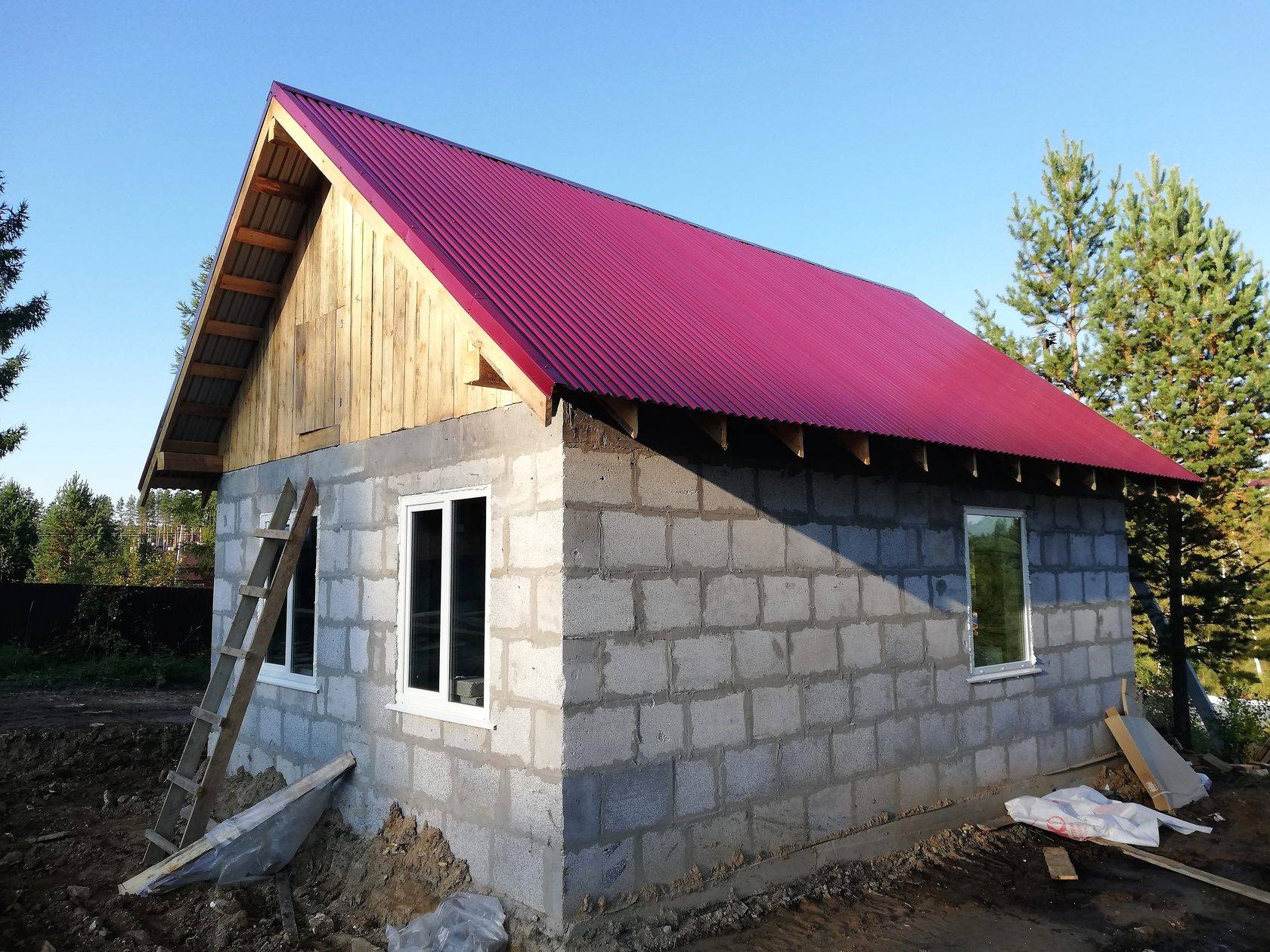 Строительство дачного домика из пеноблоков: проекты небольших с террасой