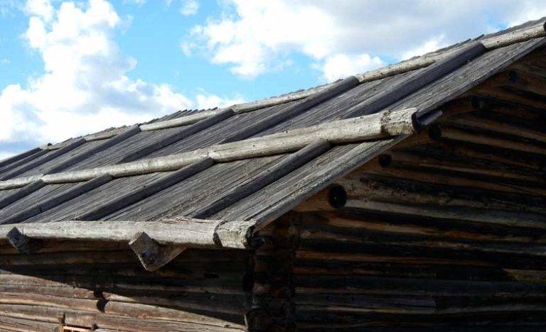 Тесовая крыша — монтируем кровлю из досок по старинке