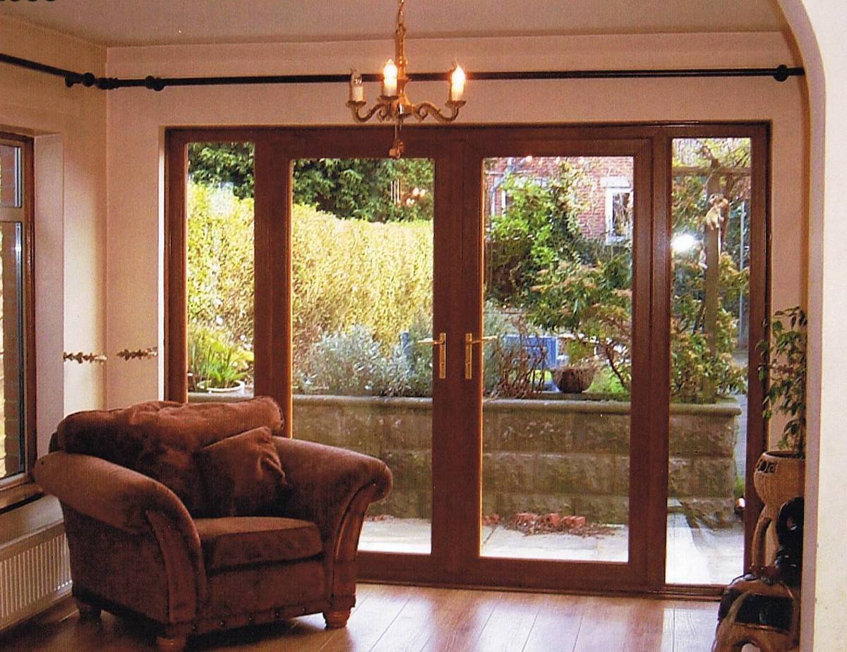 Какие окна лучше ставить в частный дом — рекомендации и типы оконных конструкций