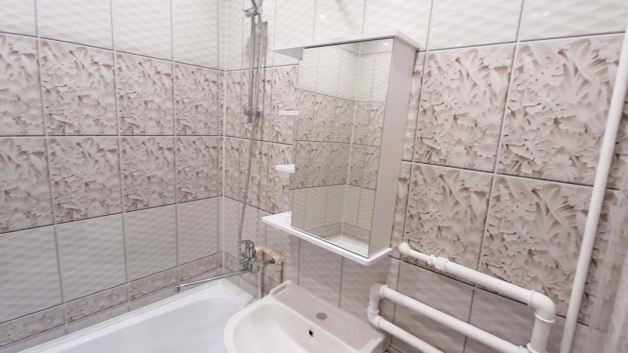 Как обшить ванную комнату пластиковыми панелями своими руками