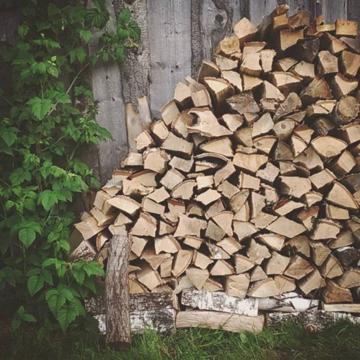 Поленница для дров [70 практичных вариантов для дома] 2019