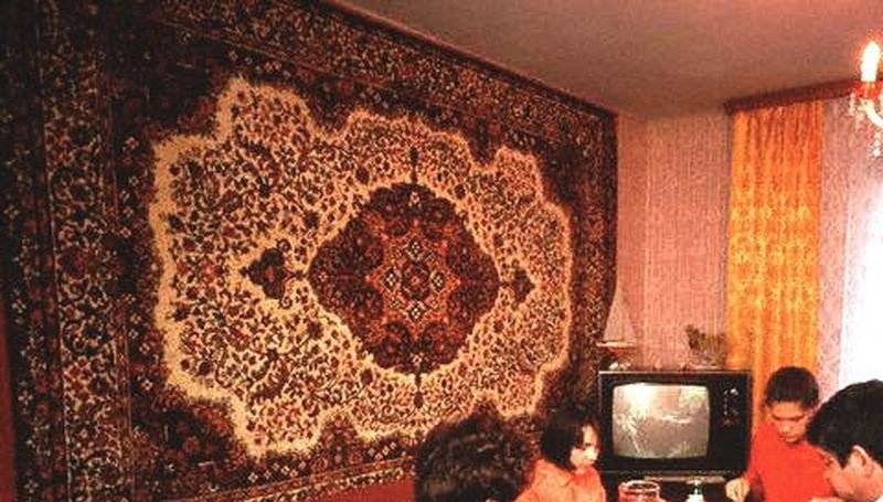 На полу, стенах и диване: почему в ссср именно ковры были главной изюминкой интерьера