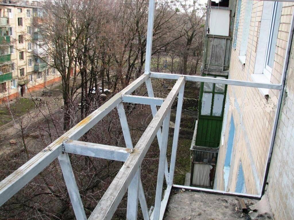 Как сделать балкон с выносом, два метода расширения