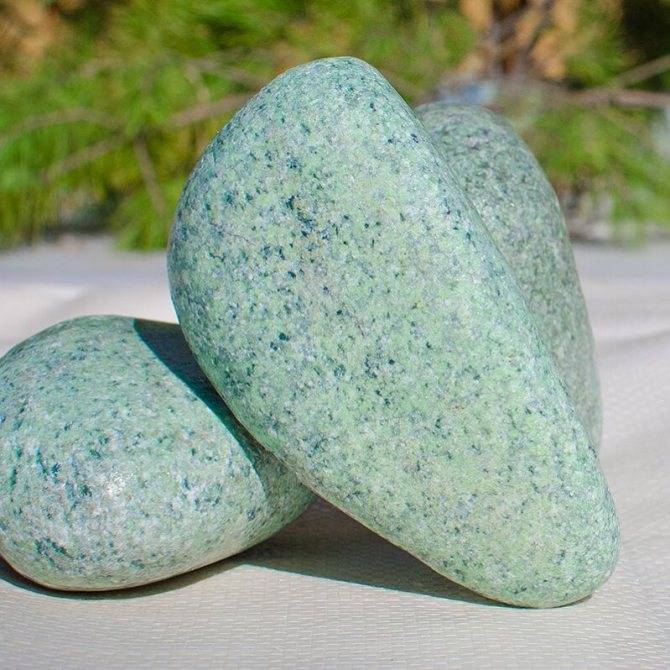 Жадеит для бани [сауны]: свойства камня и его особенности