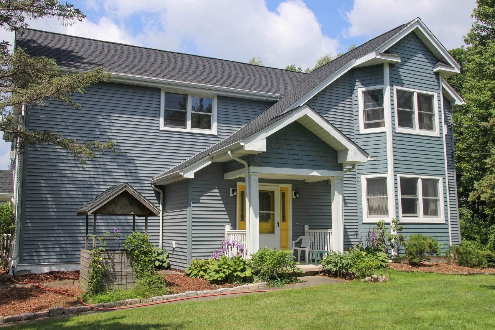 Правильное сочетание цветов фасада дома и крыши – на что обратить внимание, советы от профессионалов