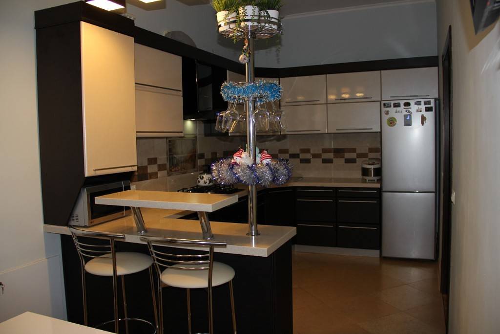 Кухни угловые на 9 кв.метрах: дизайн, планировка, фото идеи