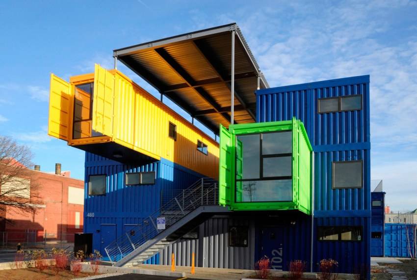 Дом из контейнеров — 10 практичных проектов с фото