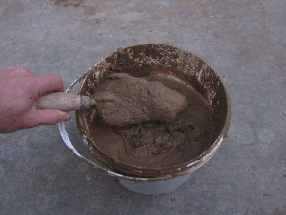 Как развести глину для замазки печи: пропорции, особенности приготовления и использования раствора.