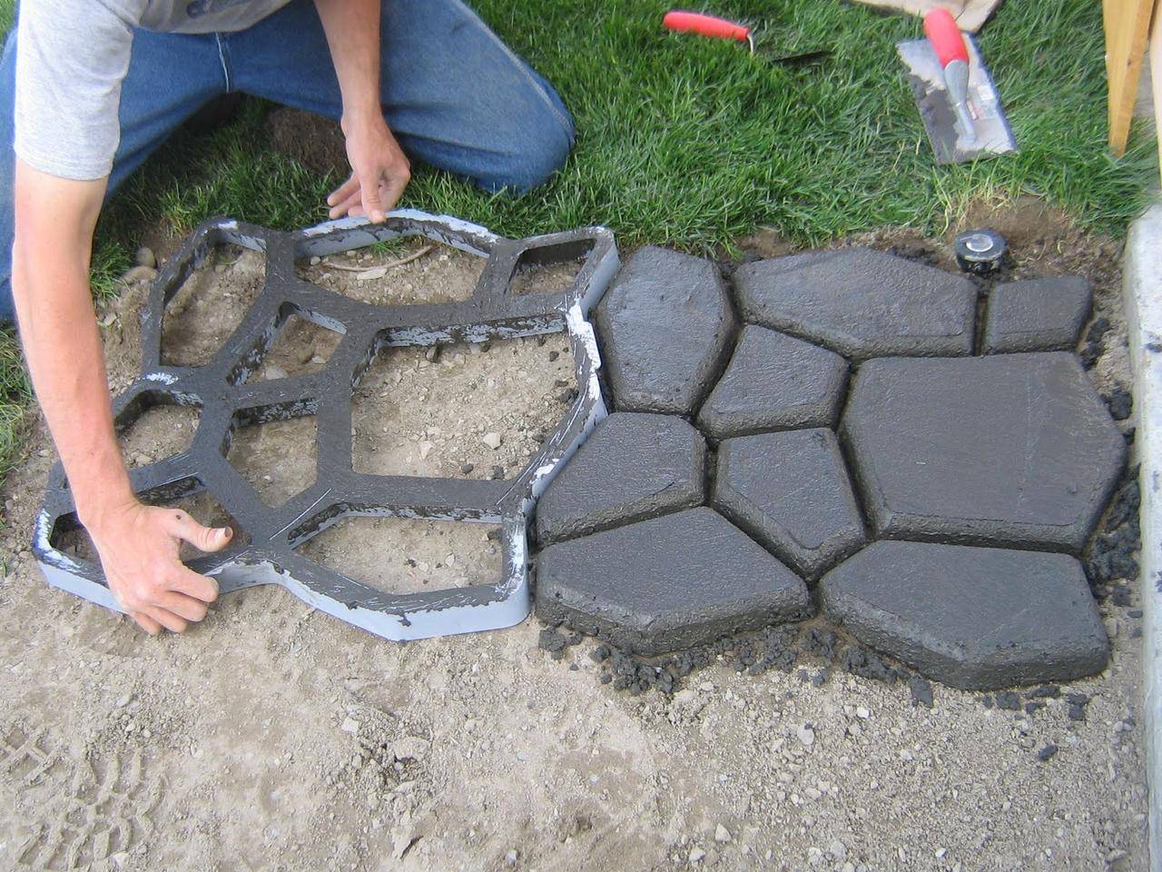 Как сделать тротуарную плитку своими руками или технология изготовления тротуарной плитки в домашних условиях