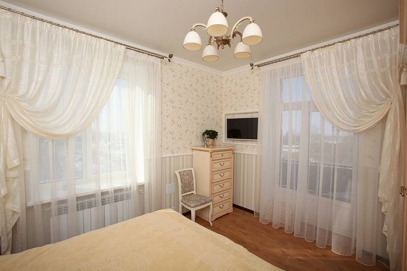Дизайн штор для спальни - 63 фото примера