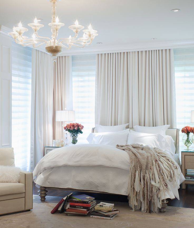 Дизайн штор в белую спальню: варианты на фото